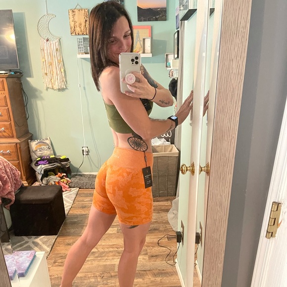 Meet your Posher, Alex - Picture 1 of 1